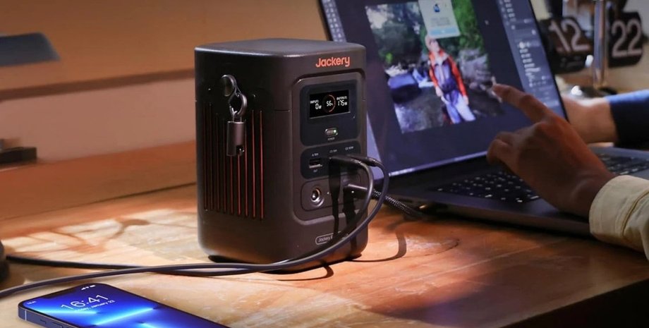 Зарядная станция Jackery Explorer 240D зарядная станция Jackery Explorer 240D