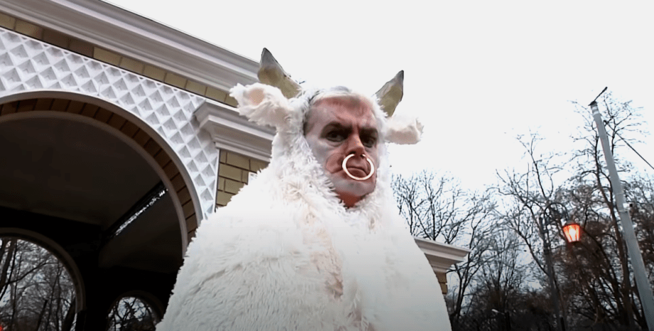Игорь Беляков, бык, год быка, зоопарк, одесский, в костюме, новый год, поздравления