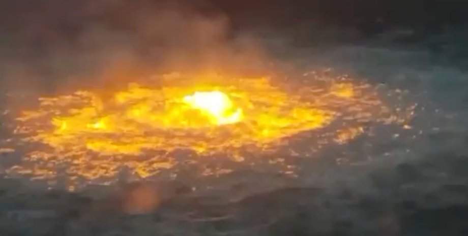 Огненный глаз, пожар на трубопроводе, Мексика, полуостров Юкатан