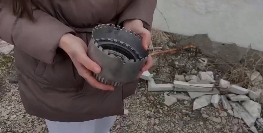 деталь автомобіля, фейк про Україну, російська пропаганда, пропагандисти, війна Росії проти України