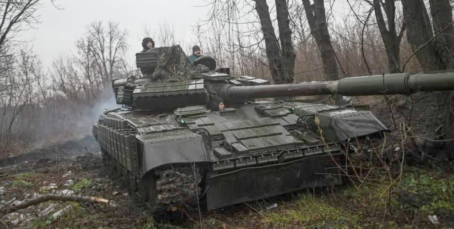 Танк ЗСУ на лінії фронту Танк ЗСУ, лінія фронту, війна в Україні, війна у 2023 році, перемоги України 2023, втрати України 2023, бойові дії 2023, підсумки 2023