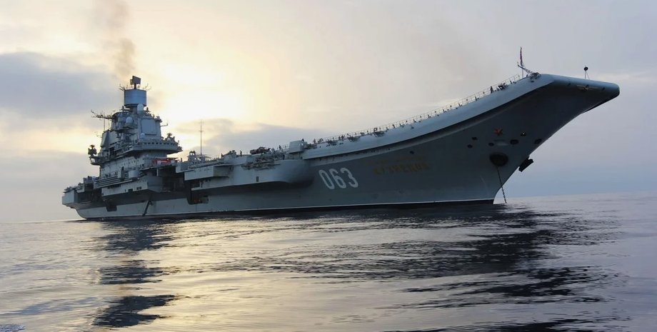 Російська владає вирішили позбутись авіаносця "Адмірал Кузнецов", який перебуває в ремонті майже 20 років, повідомили "Известия"