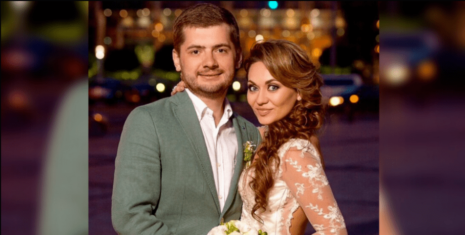 Акторка Ганна Саліванчук розлучилася з нардепом Олександром Божковим Акторка Ганна Саліванчук розлучилася з нардепом Олександром Божковим