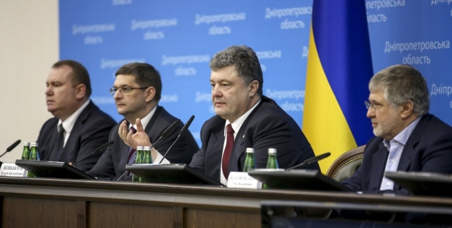 Петр Порошенко во время рабочей поездки в Днепропетровскую область / Фото пресс-службы президента