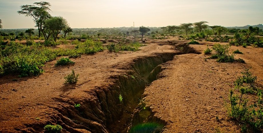 Движение тектонических плит может породить разломы на поверхности планеты разлом, разлом в африке, африка разлом