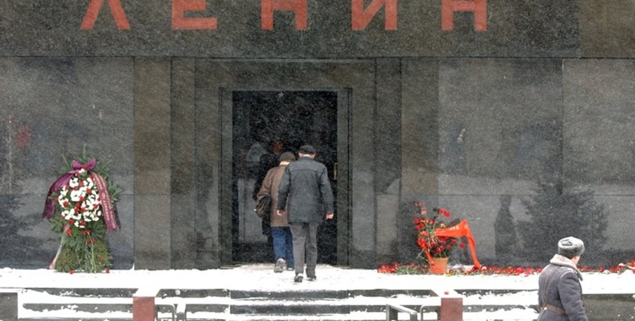 Мужчина пытался украсть тело Ленина