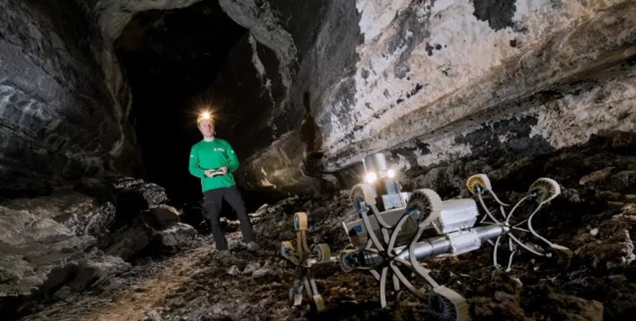 Лавовые трубки на Земле. Фото: ESA/Robbie Shone