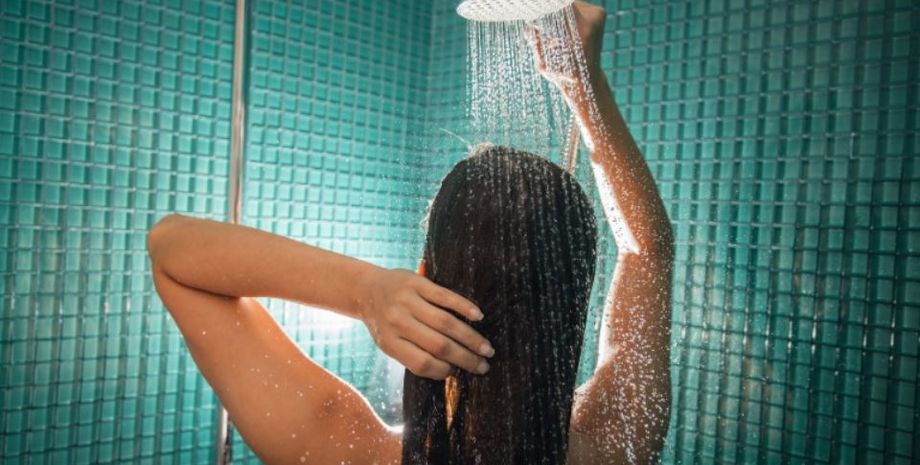 Жінка показала, як під час прийняття душу до неї забігло козеня, приколи, цікавинки, смішні історії, США