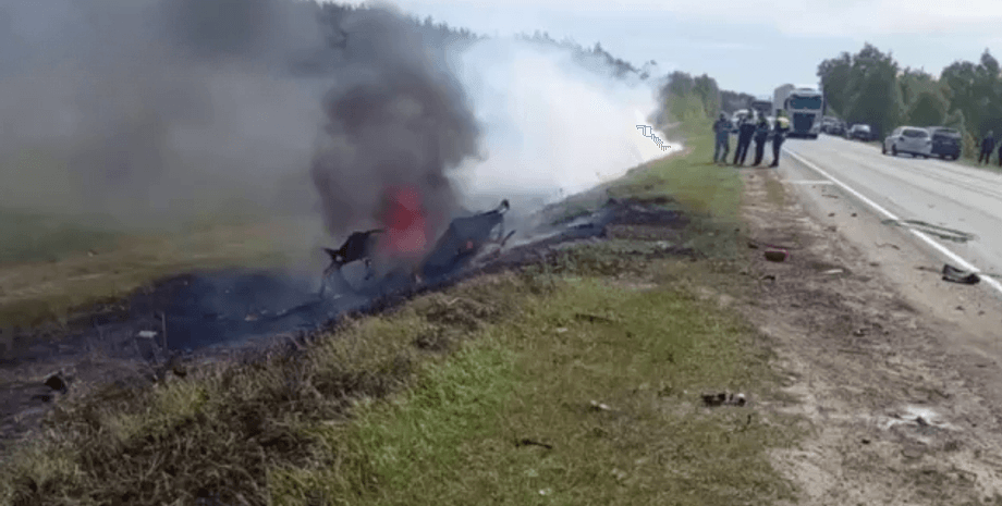 пенсіонер протаранив автобус із військовими