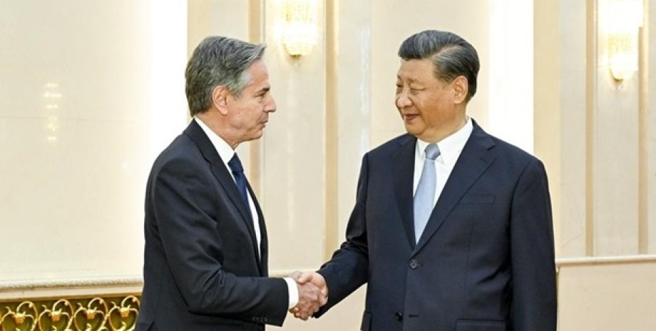 Си Цзиньпин и Энтони Блинкен, лидер КНР Си Цзиньпин и госсекретарь США Энтони Блинкен