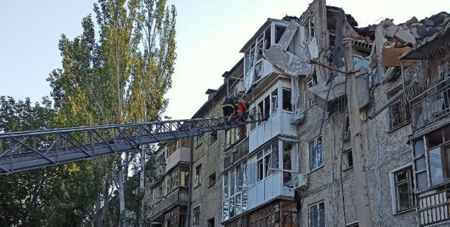 Разрушенный дом в Николаеве, ракетный обстрел Николаева, ракетная атака, россияне обстреляли Николаев