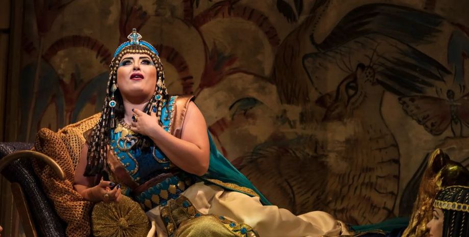 Найкращу співачку на планеті вигнали з опери, бо вона не взяла верхні ноти, жінка подала позов до суду