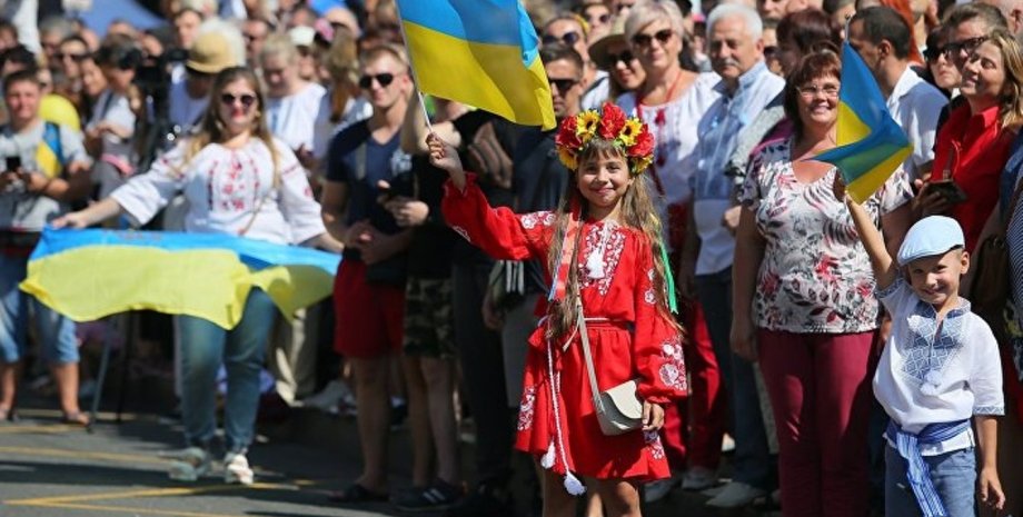 толпа, люди, украинцы, украинка, флаг украины