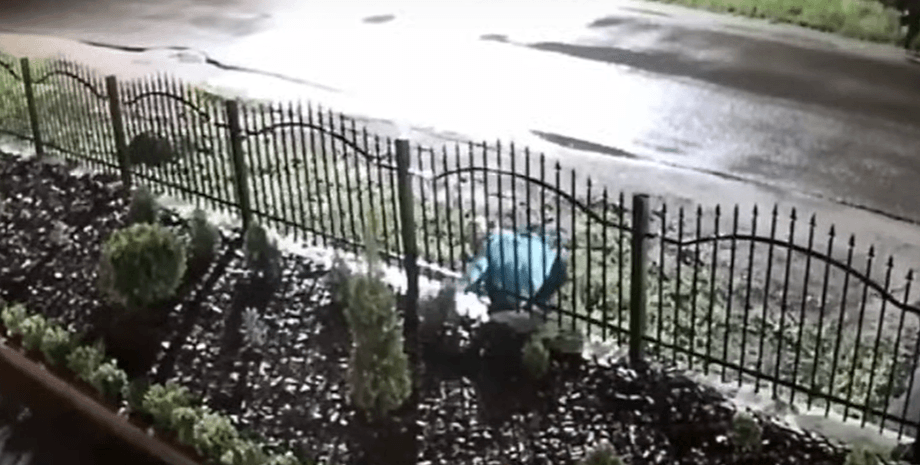 Кам'янське, церква, злодійство, гріх, перехрестилася, дніпропетровська область, під Дніпром, туї, жінка