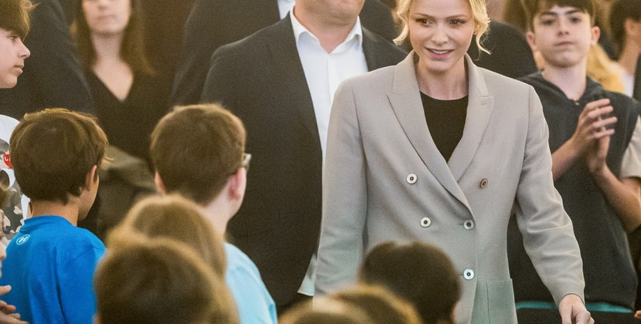 Княгиня Шарлен, церемония награждения