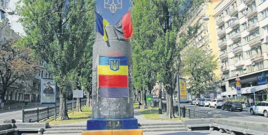 памятник ленину киев