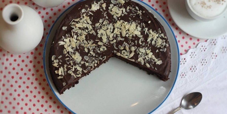шоколадный пирог