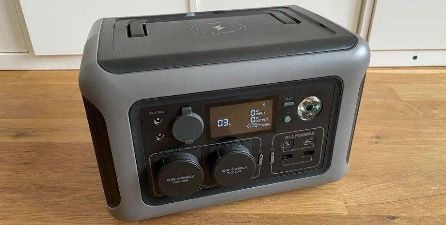 Allpowers R600 зарядна станція на столі