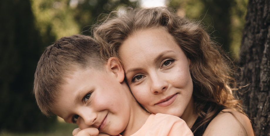 Elena Shoptenko a déclaré que même si son fils n'avait que 6 ans, elle lui parle...