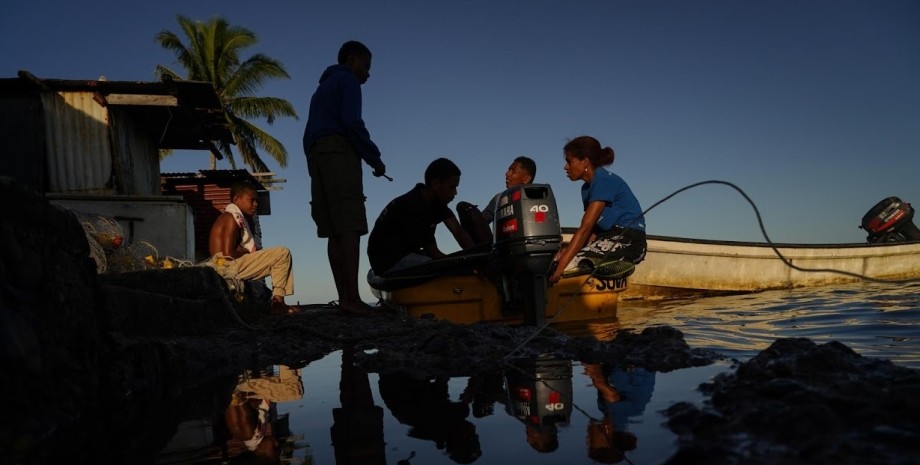 Затоплене село на Фіджі, підтоплення островів на Фіджі, підвищення рівня океану, переселення. глобальне потепління