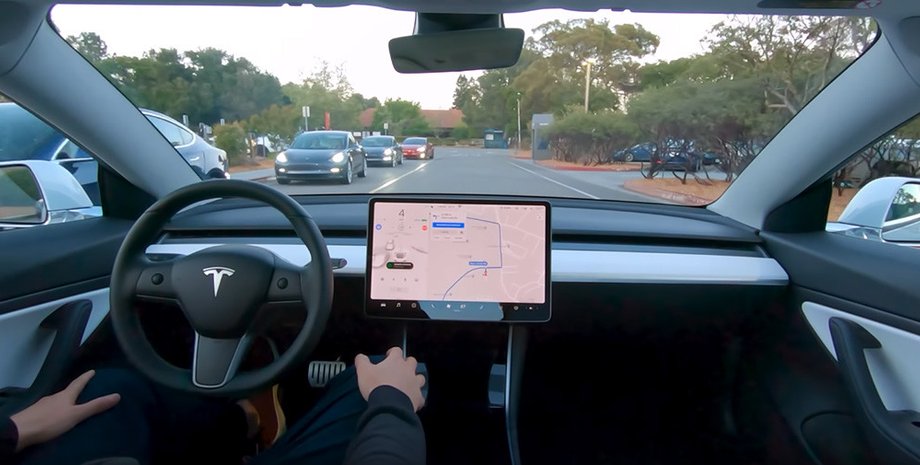 Tesla, Autopilot