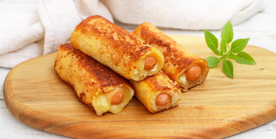 смажені сосиски у тісті