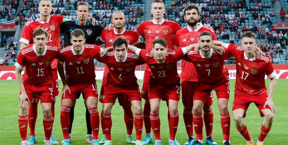 Збірна Росії з футболу усунули від матчів