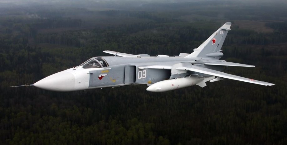 бомбардироващик Су-24