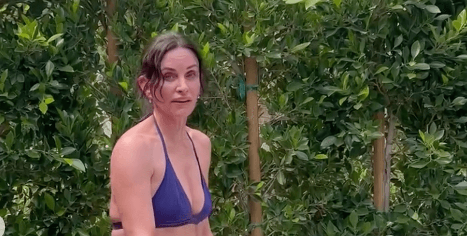 Кортни Кокс, Кортни Кокс фигура, друзья, актеры сериала друзья, бикини, секреты стройности Кортни Кокс, лиза кудроу