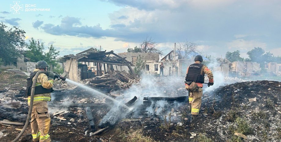 спасатели, ГСЧС, последствия обстрелов, пожары, тушение огня