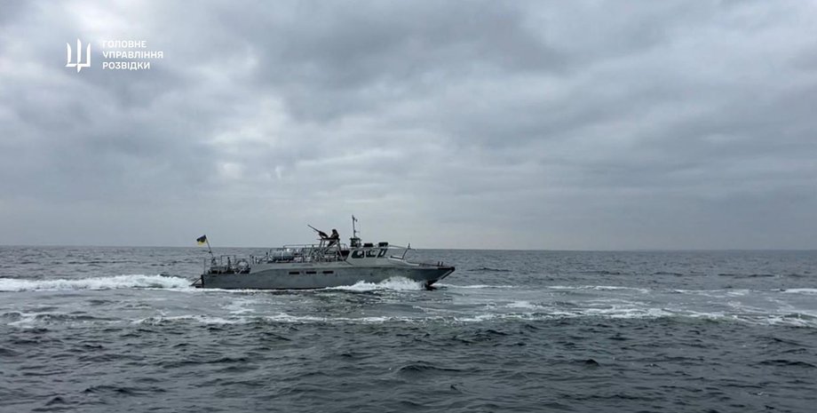 Катер Combat Boat-90 длиной 14,9 метра способен развивать скорость до 43 морских узлов