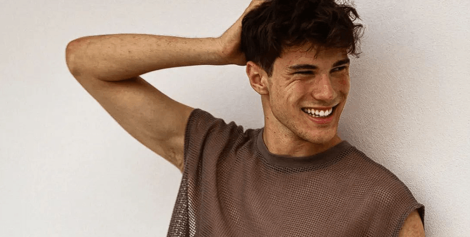 Самый красивый мужчина Италии 2019, модель, звездная жизнь, звезда соцсетей, решил статься священником, бросил все,