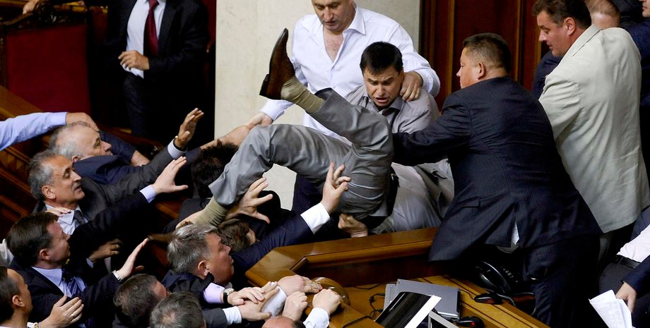 Потасовка в Верховной Раде / Фото: 112.ua