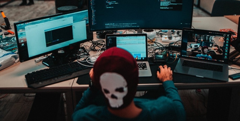 хакер, кібербезпека, особисті дані