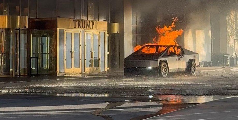 Tesla Cybertruck, готель Дональда Трампа, тесла кібертрак вибухнув, вибух у лас-вегасі