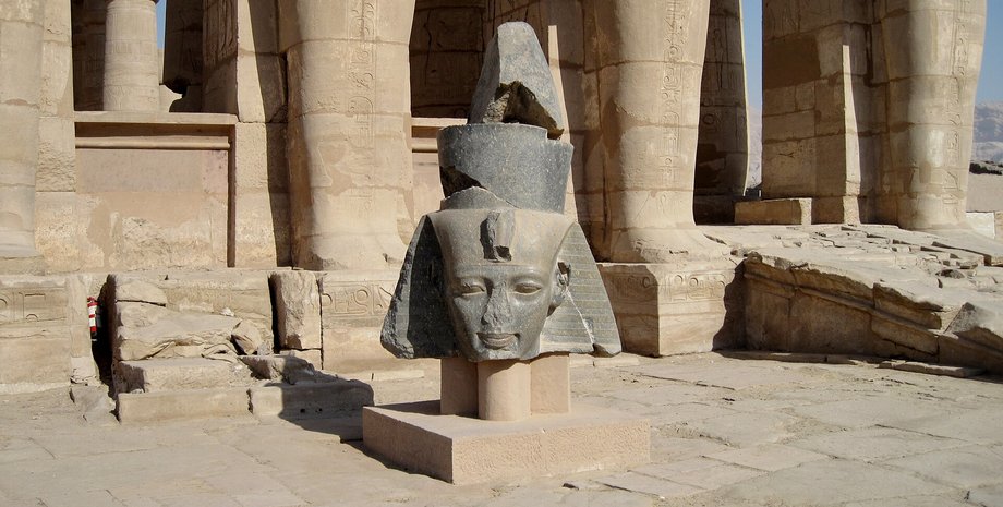 Археологи знайшли статую Рамзеса II