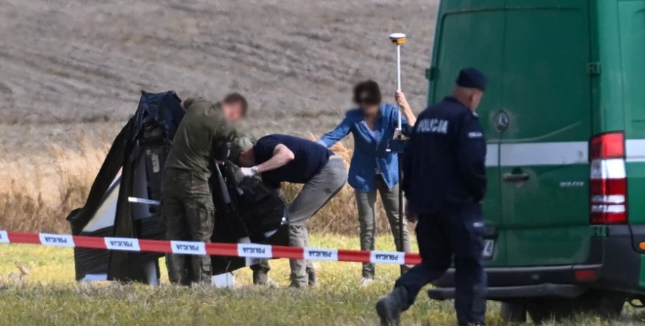Екстрені служби Польщі Один БПЛА упав біля Варшави