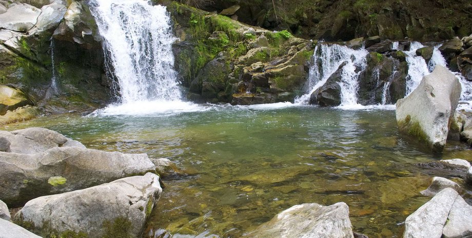 Карпати, Кам'янецький водоспад, загибель дитини в Карпатах, смерть дитини на Кам'янецькому водоспаді