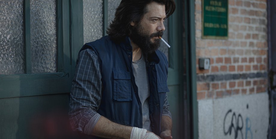 бюро знахідок, бюро знахідок альваро морті, бюро знахідок трилер, бюро знахідок рецензія, іспанський трилер, іспанське кіно, альваро морте, паперовий будинок, паперовий будинок професор