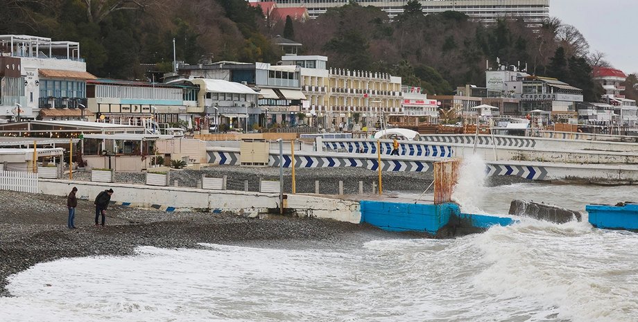 Атака на Сочі триває майже добу