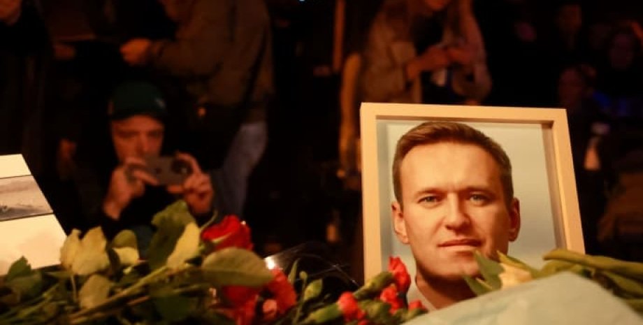 тело оппозиционера, мать Людмила Навальная, политзаключенный Алексей Навальный, морг в Салехарде