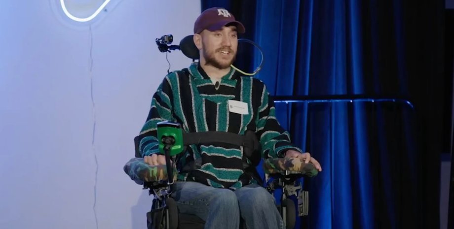 Ноланд Арбо, чип, Neuralink, фото