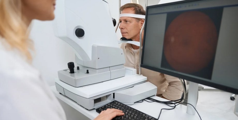 глаза, врач, сканирование глаз, болезнь Паркинсона