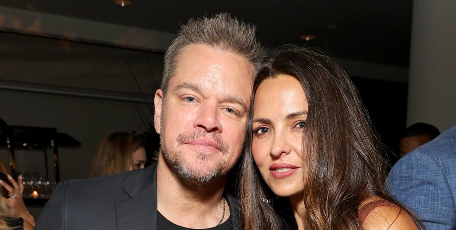 Мэтт Деймон и Люсьяна Баррозо, миконос, отдых в греции, жена мэтта деймона