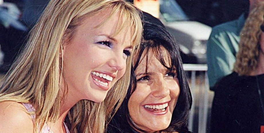 Бритни Спирс с матерью/Фото: AOL