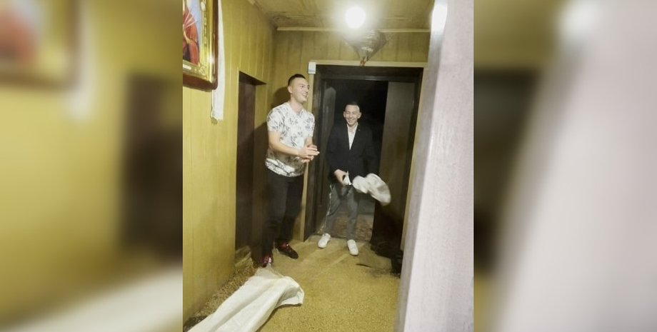 Скандал на Рождество, Обычай на Рождество, щедрование, колядование, посев, Волынь посев, Волынь обычаи, Волынь два мешка зерна, щедрование мешки зерно