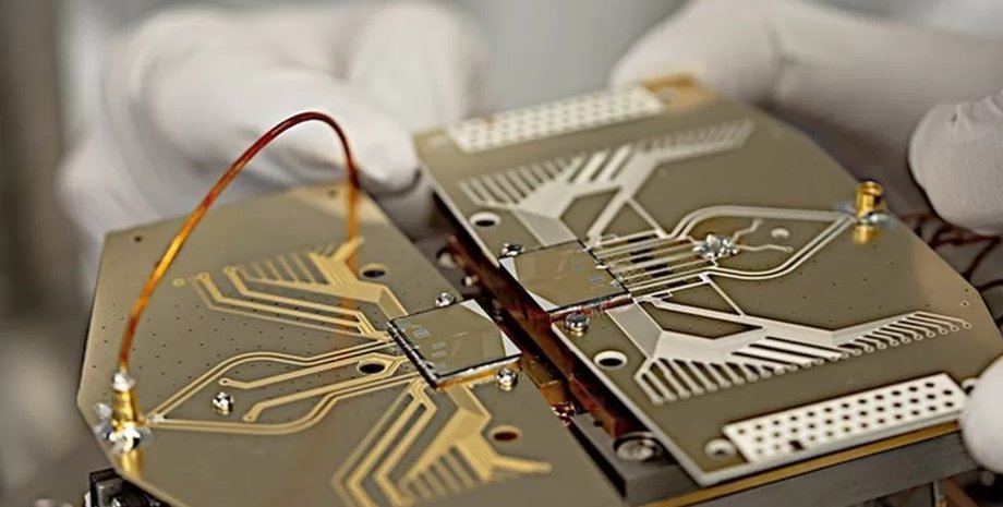 процесор, чип