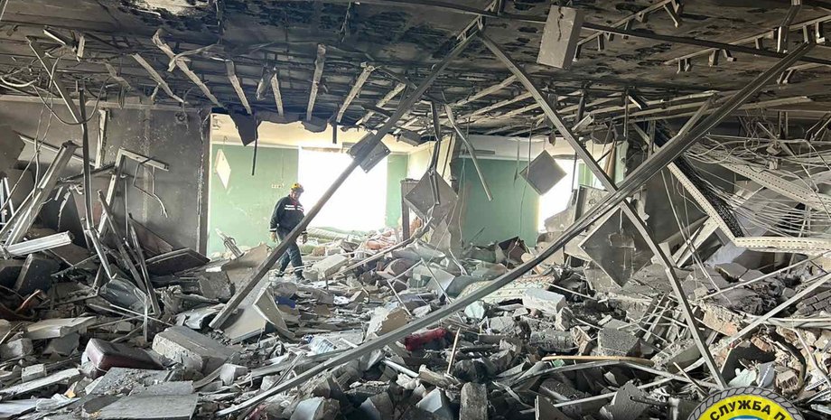 ракетний удар 8 липня, зруйнований бізнес-центр Київ