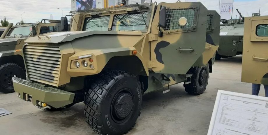 Российская бронемашина "Атлет"