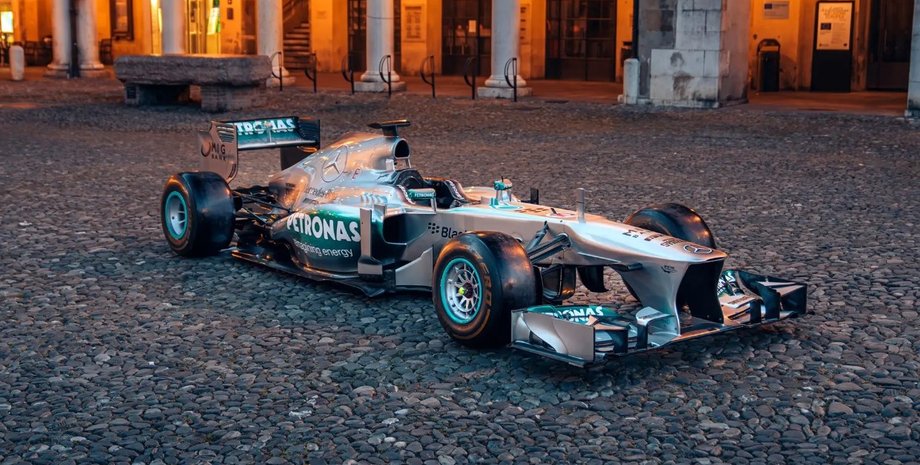 Mercedes, Mercedes-AMG, Формула-1, Авто, Автомобили, Гонки, Болид, Льюис Хэмилтон, Аукцион, Фото